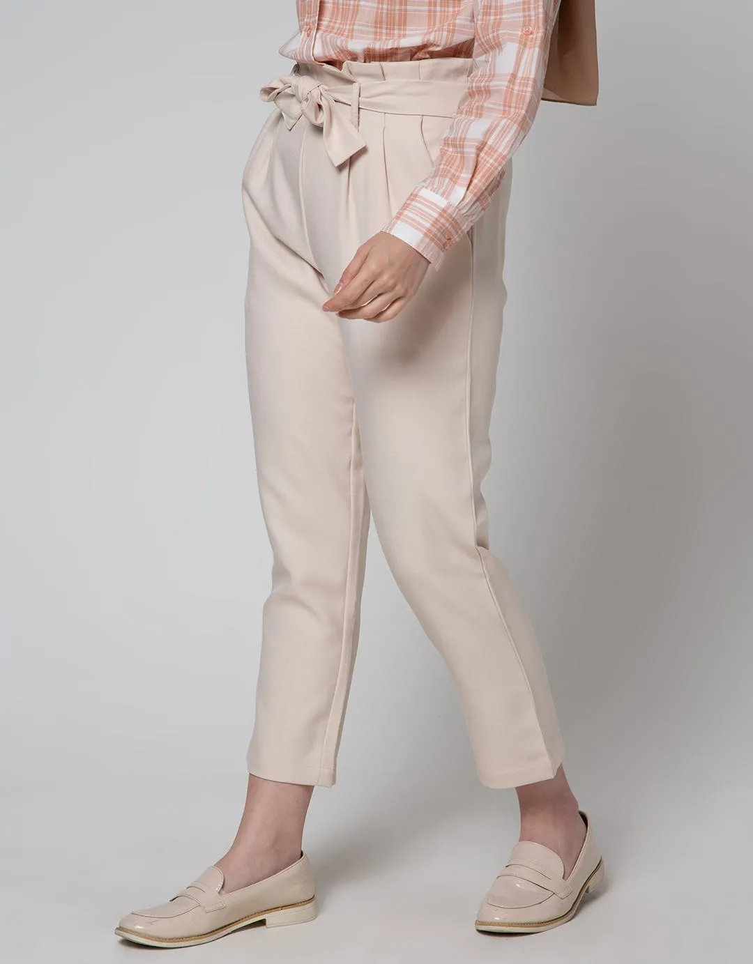 Annisa Celana Ankle Paperbag Tapered Self Tie Pants