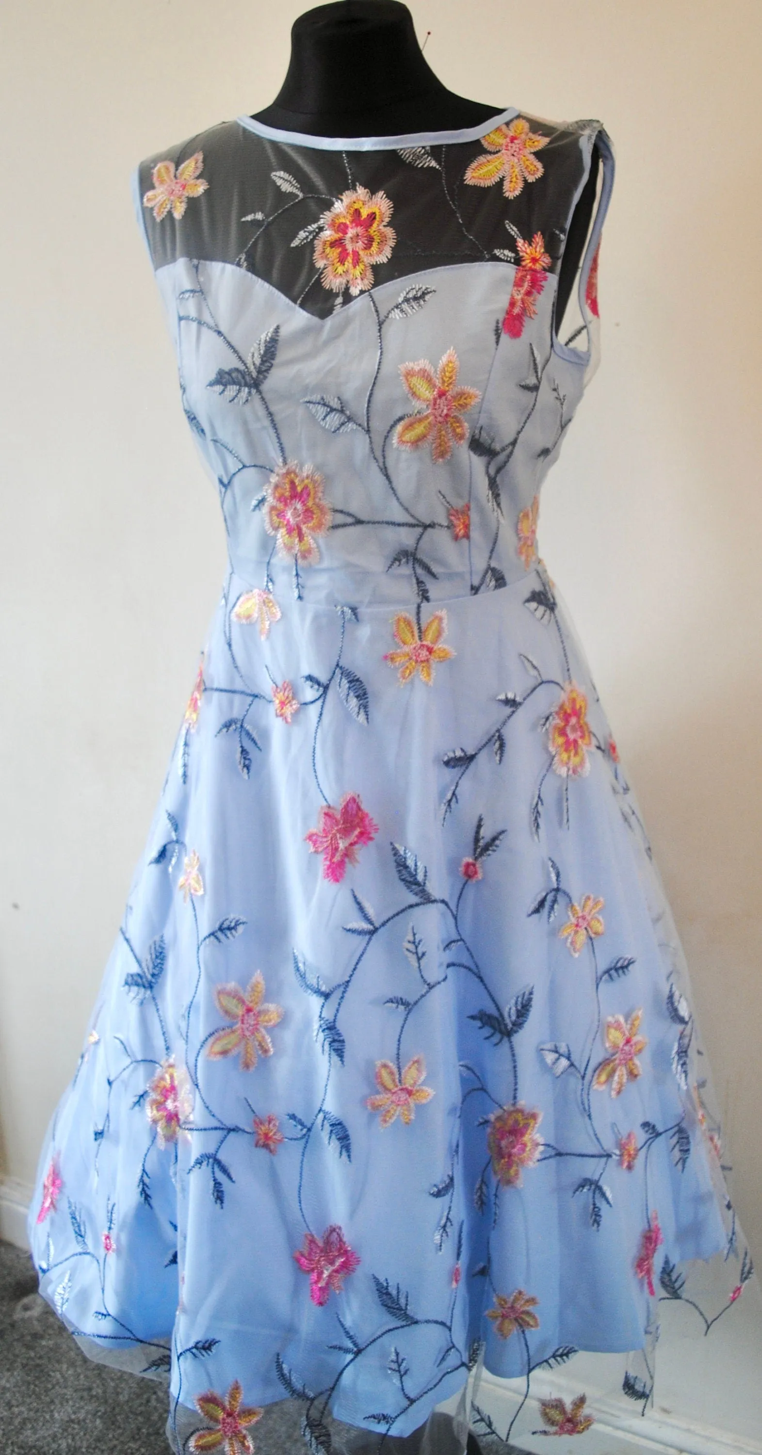 Embroidered Flower Tulle Dress - Medium