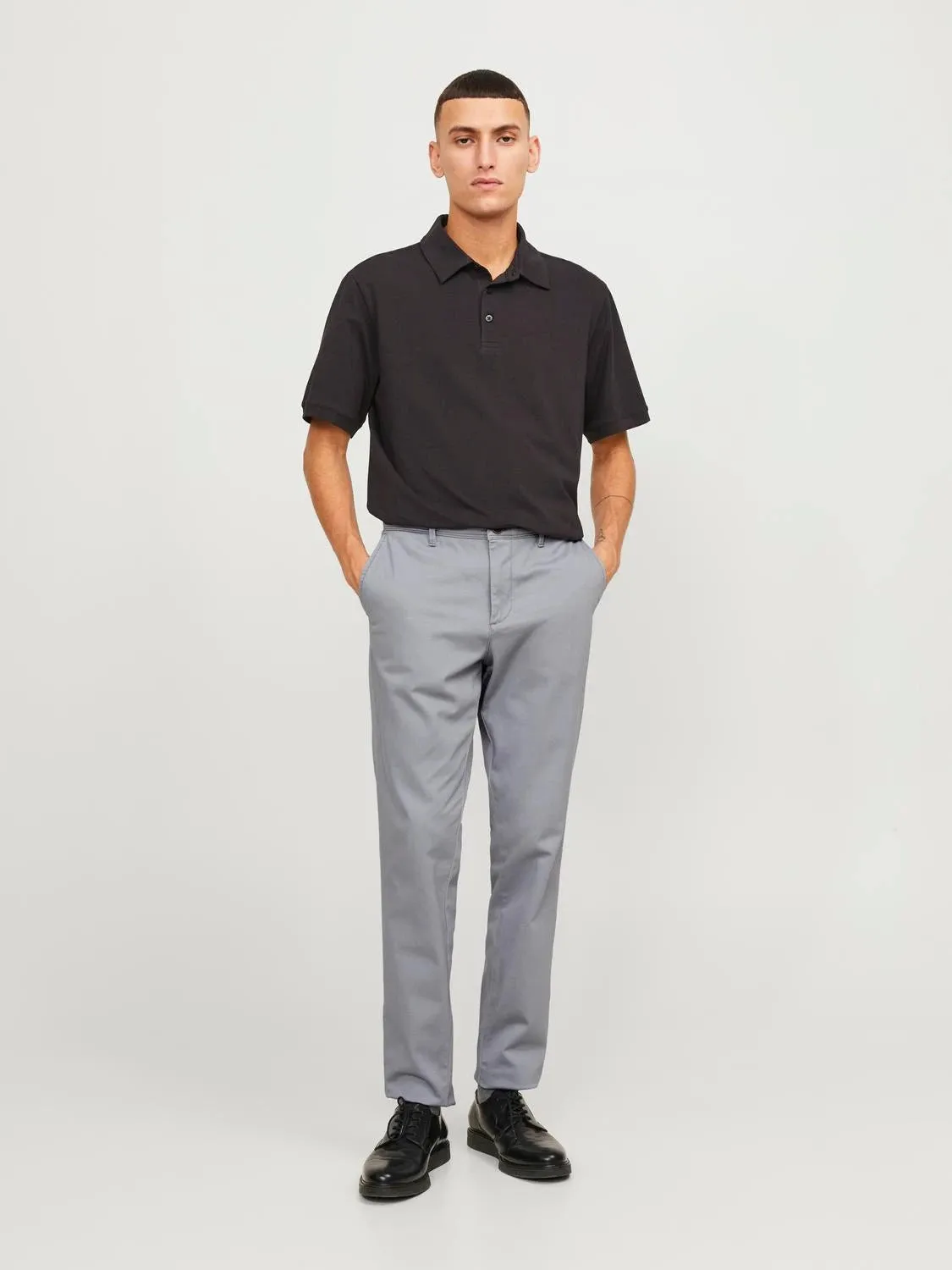 Jack & Jones Marco Slim Fit Low Rise Chino pants in LIGHT GREY
